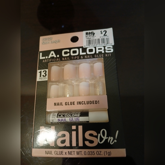 Artificial Nails - Picture 10 of 11